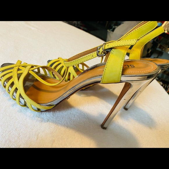 Almost Brand New Brazilian Leather Heels By SHULTZ - Size 10 B - box 2 - Picture 2 of 8